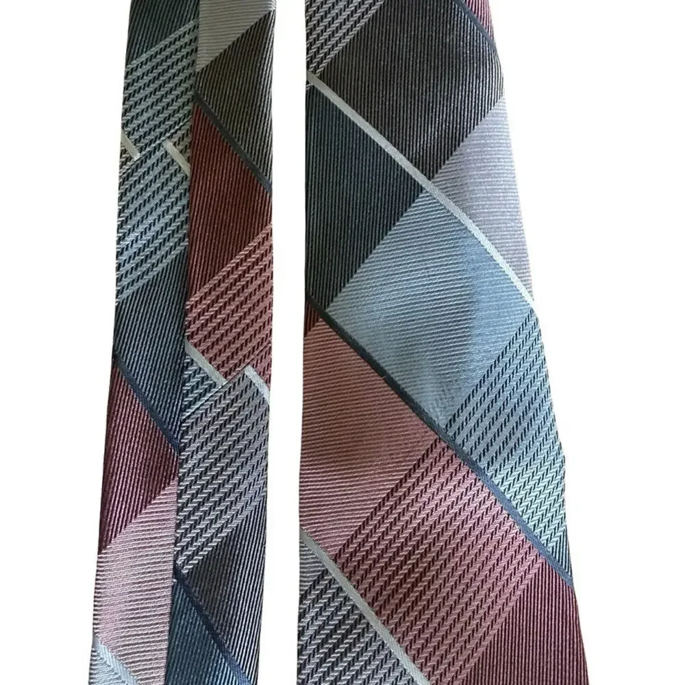 Kenneth Cole Reaction Mens 100% Silk Plaid Neck Tie Necktie 60